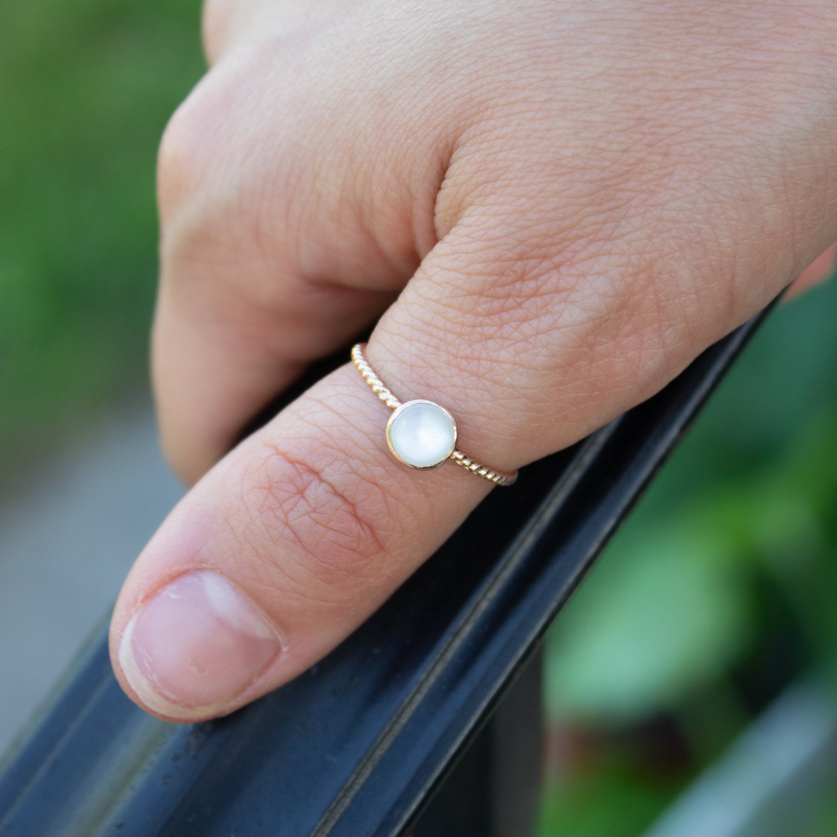 Mother of Pearl Twist Ring – hopenoeljewelry